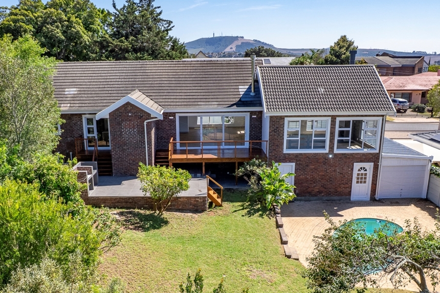 4 Bedroom Property for Sale in Welgemoed Western Cape